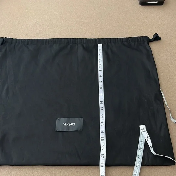 π VERSACE Large Black Dust Bag- Lined - Picture 6 of 11